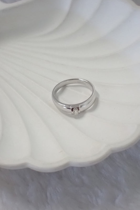 18K White Gold Diamond Ring – 0.05ct Natural Diamond
